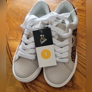Art Class Brand Size 1 Kids Shoes